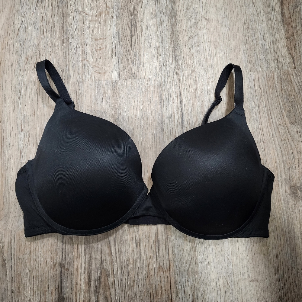 PINK Victoria's Secret wear everywhere push up bra. Black 36DD